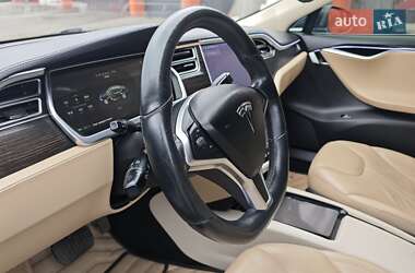 Лифтбек Tesla Model S 2014 в 