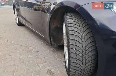 Лифтбек Tesla Model S 2014 в 