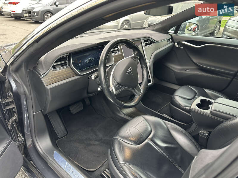 Лифтбек Tesla Model S 2015 в Киеве