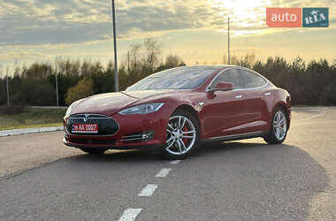 Лифтбек Tesla Model S 2015 в 
