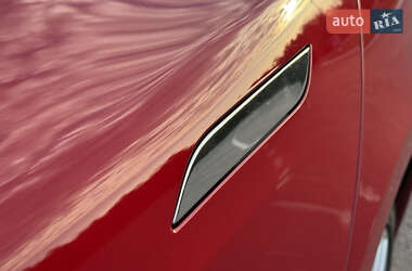 Лифтбек Tesla Model S 2015 в 