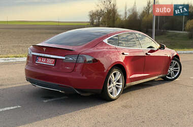 Лифтбек Tesla Model S 2015 в 