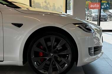 Ліфтбек Tesla Model S 2020 в 