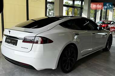 Ліфтбек Tesla Model S 2020 в 