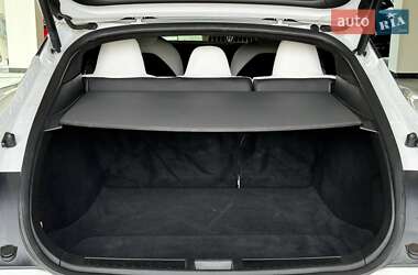 Ліфтбек Tesla Model S 2020 в 