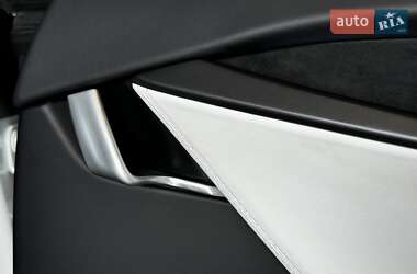 Ліфтбек Tesla Model S 2020 в 
