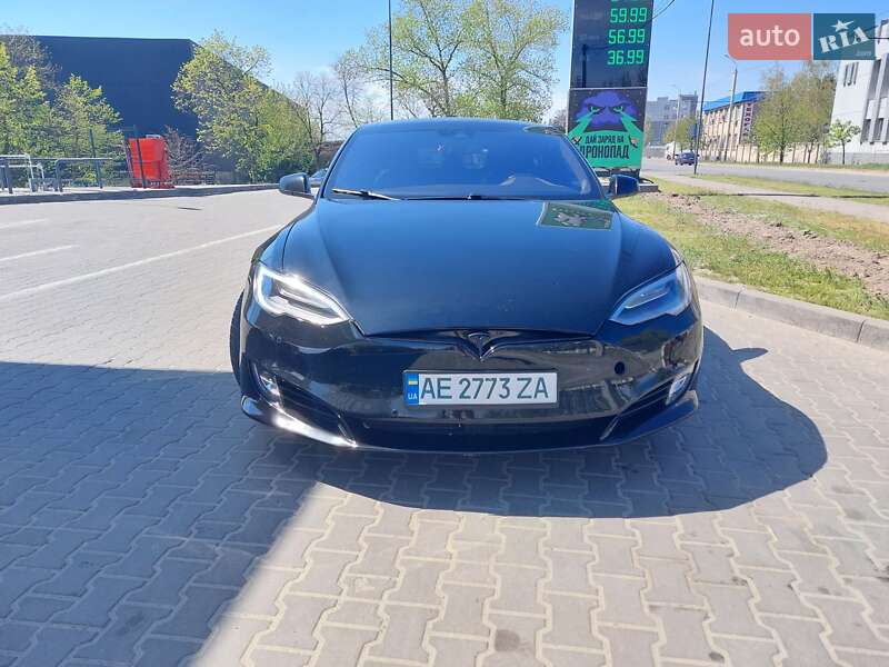 Лифтбек Tesla Model S 2014 в Днепре