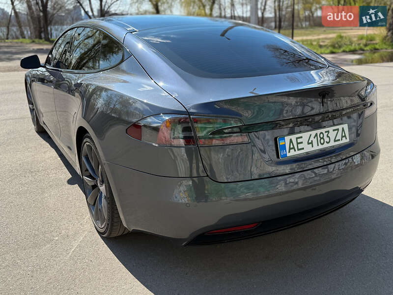 Лифтбек Tesla Model S 2017 в Днепре