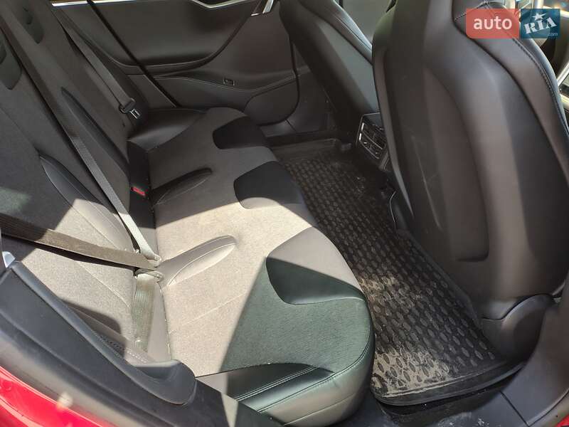 Ліфтбек Tesla Model S 2014 в Києві