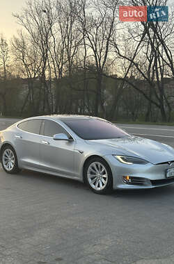 Лифтбек Tesla Model S 2016 в Ивано-Франковске