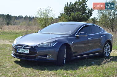 Лифтбек Tesla Model S 2014 в 
