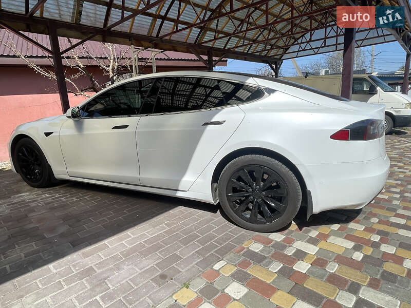 Лифтбек Tesla Model S 2018 в 