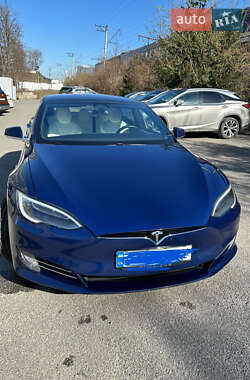 Лифтбек Tesla Model S 2017 в 
