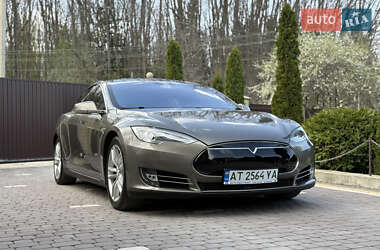Лифтбек Tesla Model S 2015 в 