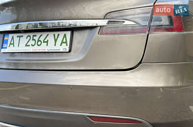Лифтбек Tesla Model S 2015 в 