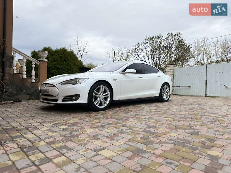 Ліфтбек Tesla Model S 2015 в 