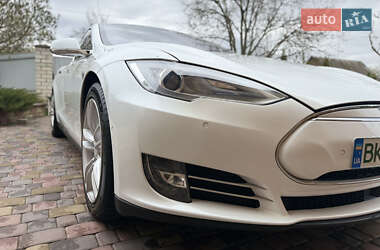 Ліфтбек Tesla Model S 2015 в 