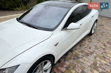 Ліфтбек Tesla Model S 2015 в 