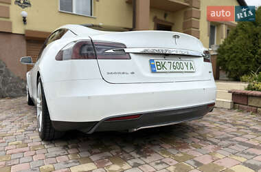 Ліфтбек Tesla Model S 2015 в 