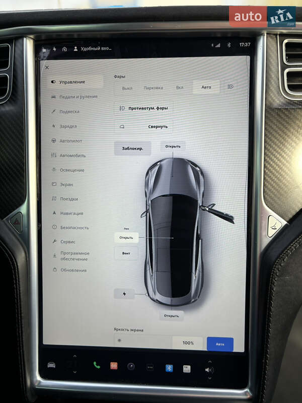 Лифтбек Tesla Model S 2016 в Остроге