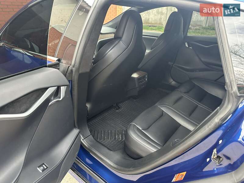 Лифтбек Tesla Model S 2018 в Луцке