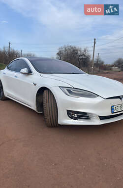Лифтбек Tesla Model S 2016 в Кривом Роге