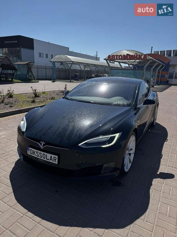 Лифтбек Tesla Model S 2017 в Полтаве