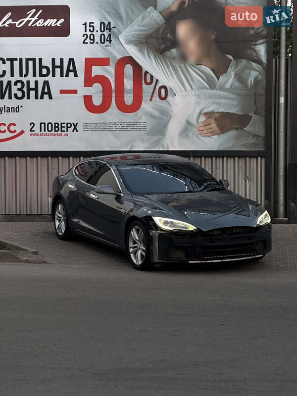 Tesla Model S 2013