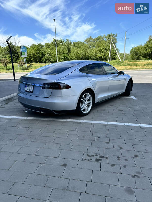 Лифтбек Tesla Model S 2014 в Ивано-Франковске
