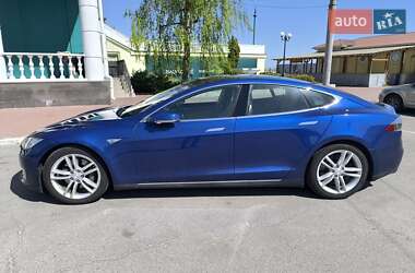 Лифтбек Tesla Model S 2015 в Черкассах