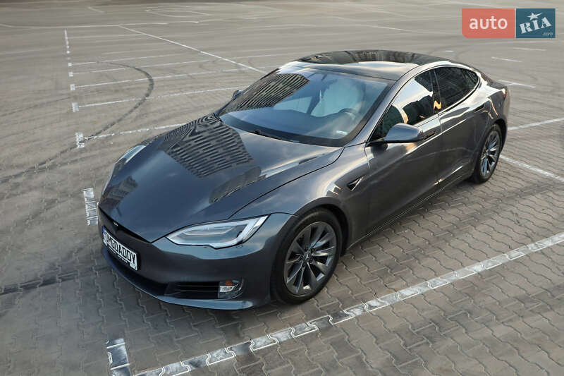 Лифтбек Tesla Model S 2019 в Киеве