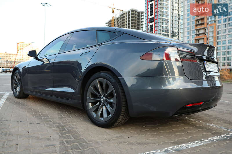 Лифтбек Tesla Model S 2019 в Киеве