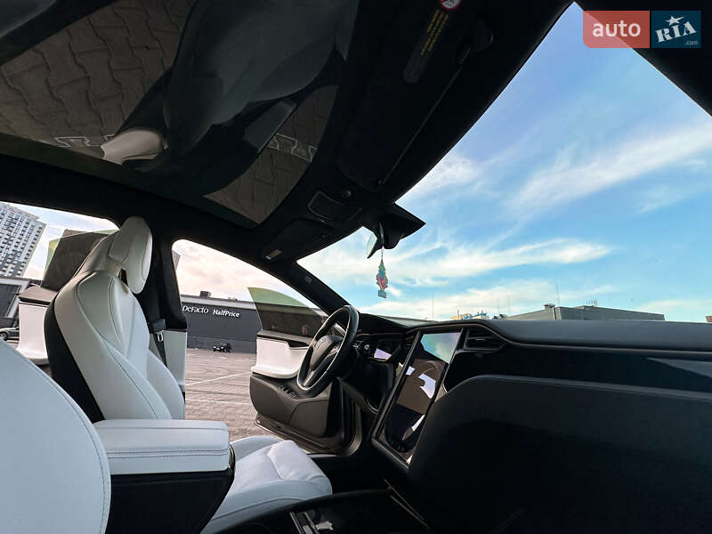 Лифтбек Tesla Model S 2019 в Киеве