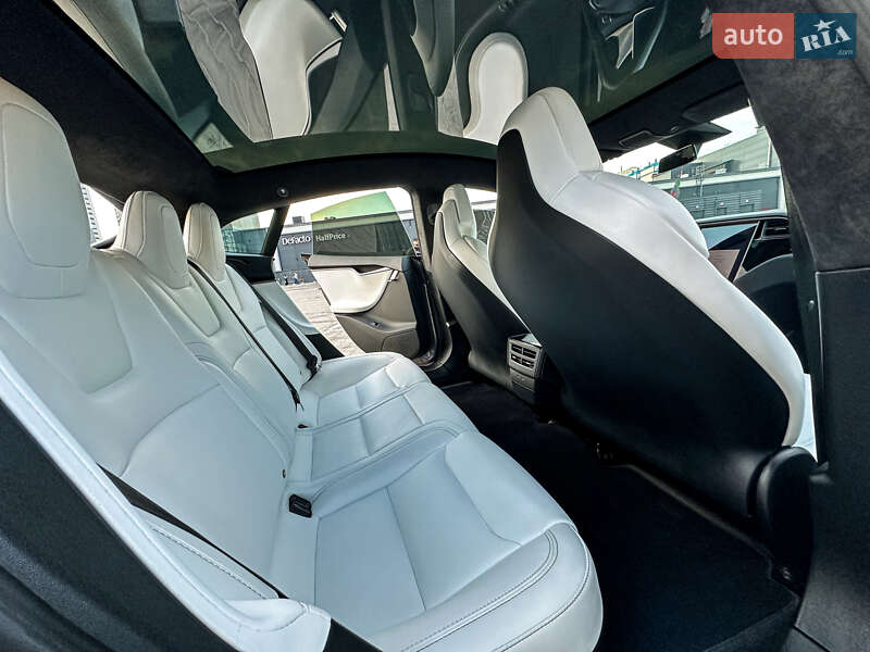 Лифтбек Tesla Model S 2019 в Киеве
