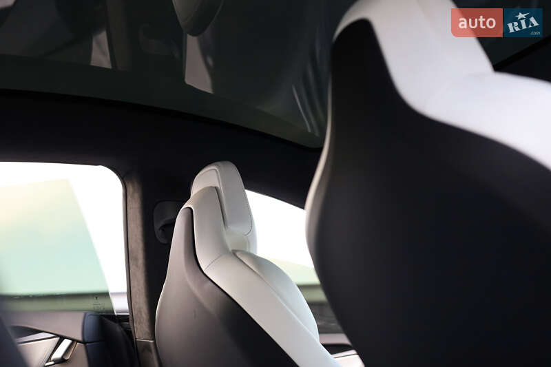 Лифтбек Tesla Model S 2019 в Киеве