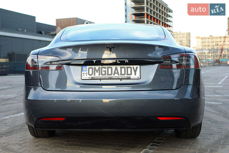 Лифтбек Tesla Model S 2019 в Киеве
