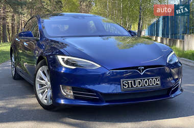 Лифтбек Tesla Model S 2015 в 