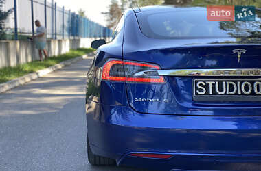 Лифтбек Tesla Model S 2015 в 