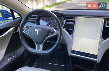 Лифтбек Tesla Model S 2015 в 
