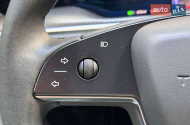 Лифтбек Tesla Model S 2021 в 