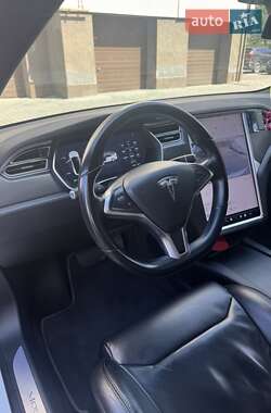 Лифтбек Tesla Model S 2017 в 