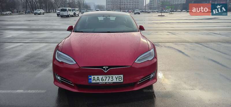 Лифтбек Tesla Model S 2017 в Киеве фото 35 Лифтбек Tesla Model S 2017 в Киеве