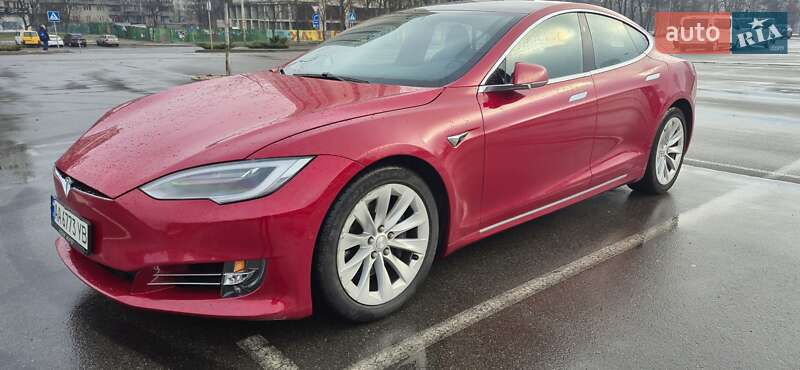 Лифтбек Tesla Model S 2017 в Киеве фото 33 Лифтбек Tesla Model S 2017 в Киеве