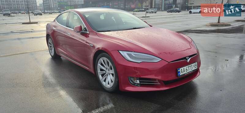 Лифтбек Tesla Model S 2017 в Киеве фото 29 Лифтбек Tesla Model S 2017 в Киеве
