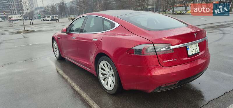 Лифтбек Tesla Model S 2017 в Киеве фото 36 Лифтбек Tesla Model S 2017 в Киеве