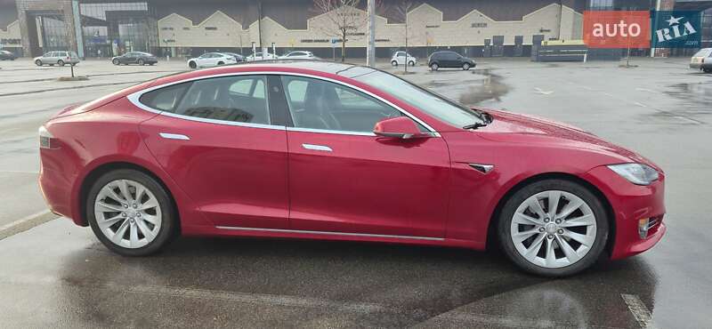 Лифтбек Tesla Model S 2017 в Киеве фото 30 Лифтбек Tesla Model S 2017 в Киеве