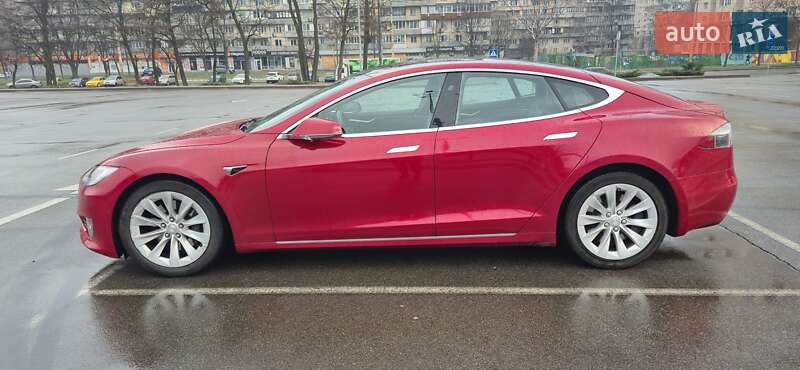 Лифтбек Tesla Model S 2017 в Киеве фото 37 Лифтбек Tesla Model S 2017 в Киеве
