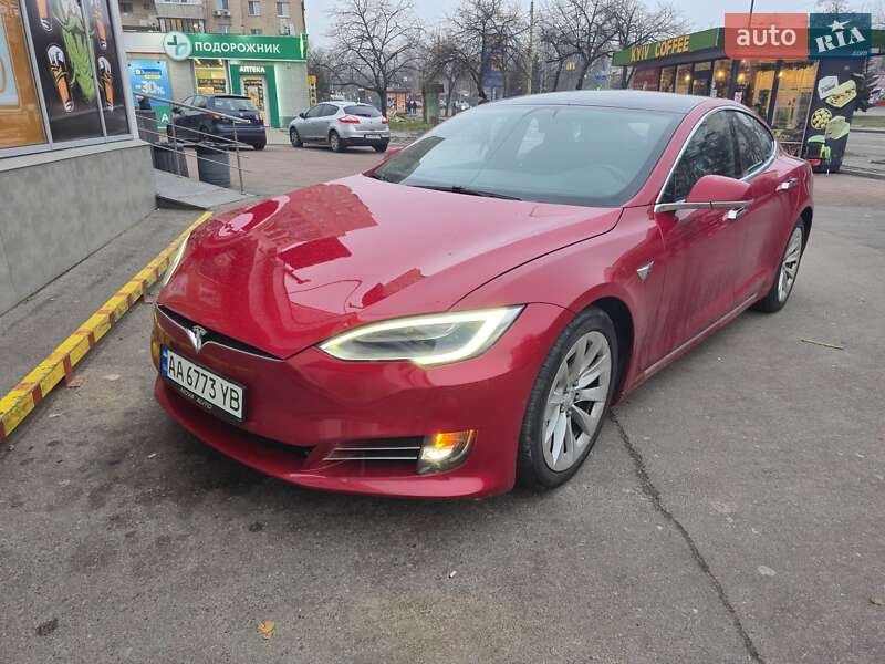 Лифтбек Tesla Model S 2017 в Киеве фото 38 Лифтбек Tesla Model S 2017 в Киеве