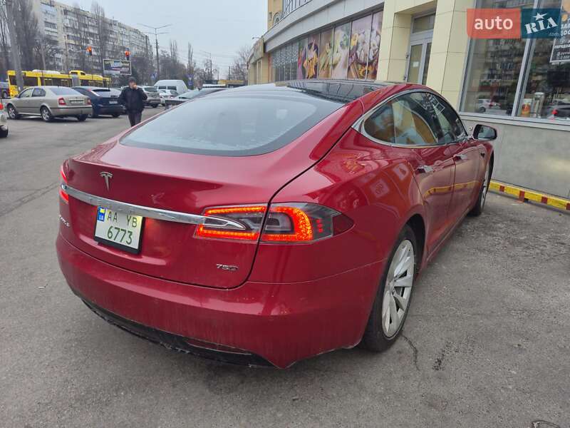 Лифтбек Tesla Model S 2017 в Киеве фото 39 Лифтбек Tesla Model S 2017 в Киеве