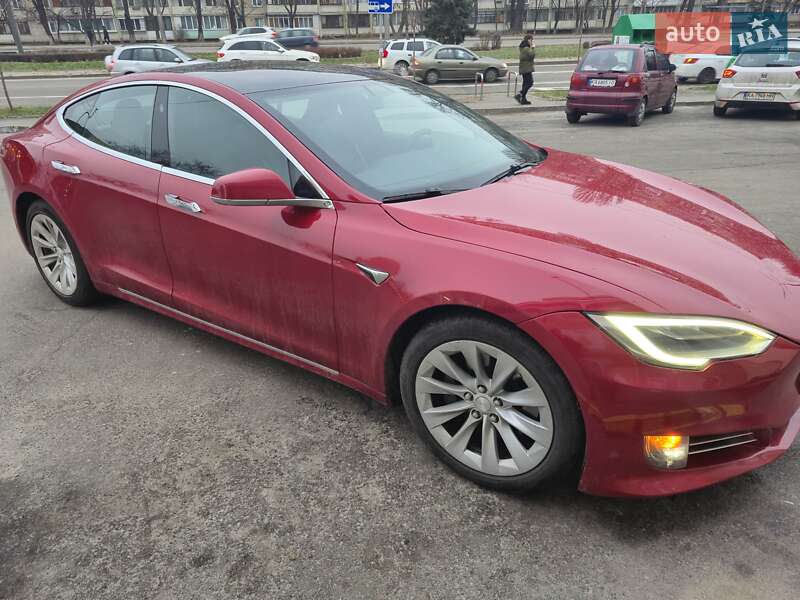 Лифтбек Tesla Model S 2017 в Киеве фото 40 Лифтбек Tesla Model S 2017 в Киеве